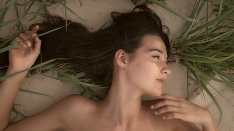 chris jennifer recommends Nude Women Beach Video