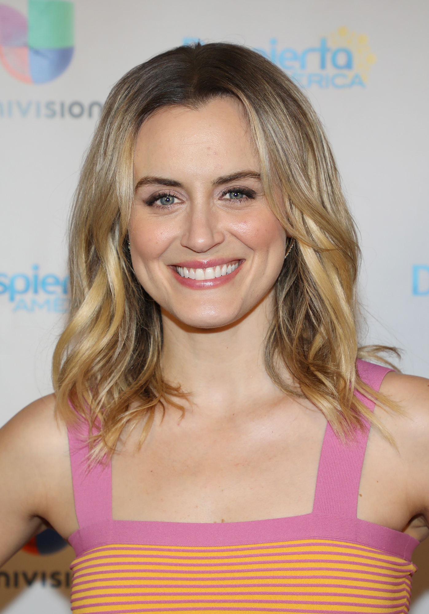 chris kayes recommends is taylor schilling lesbian pic