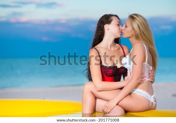 sexy women making out