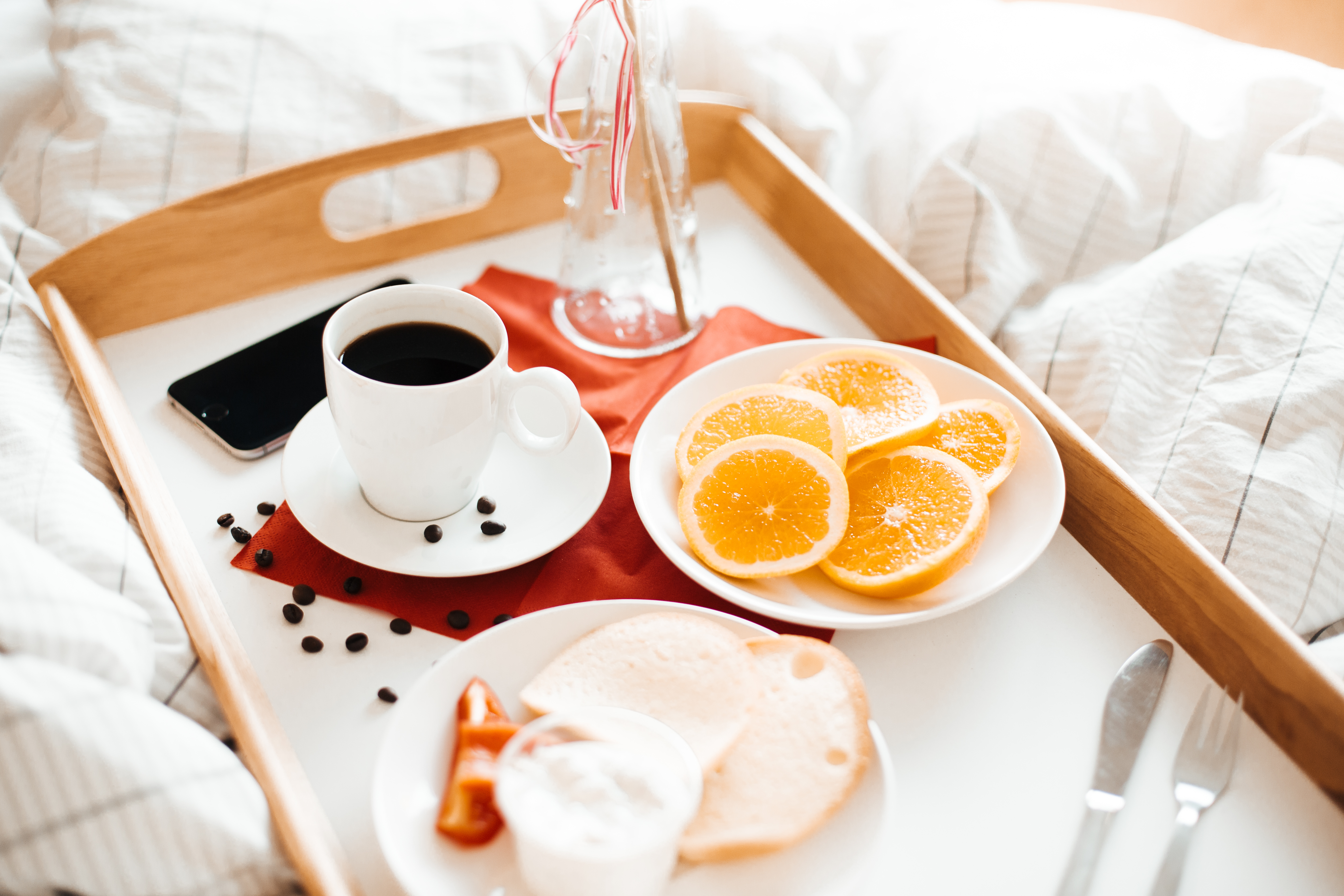romantic breakfast in bed pictures