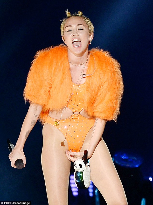 ainsley morris add photo miley cyrus naked on stage