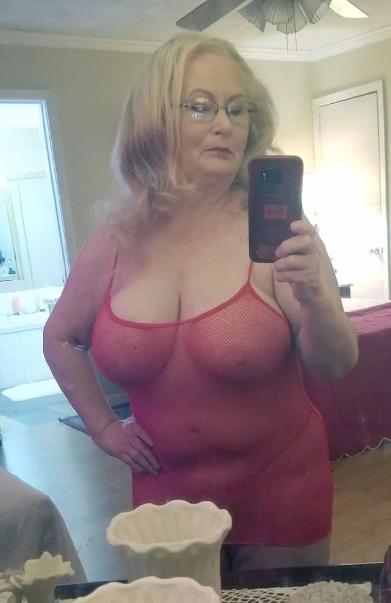 allison oberg recommends Nude Granny Selfies