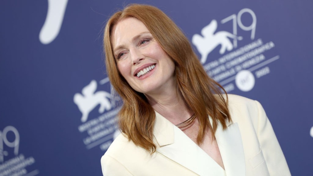 cisco vargas recommends Julianne Moore Dominating Mother