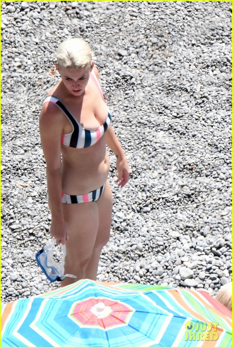 Best of Katy perry bikini malfunction