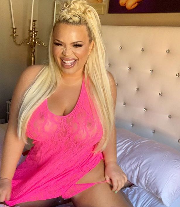 akbar sevenfold recommends trisha paytas nude photoshoot pic