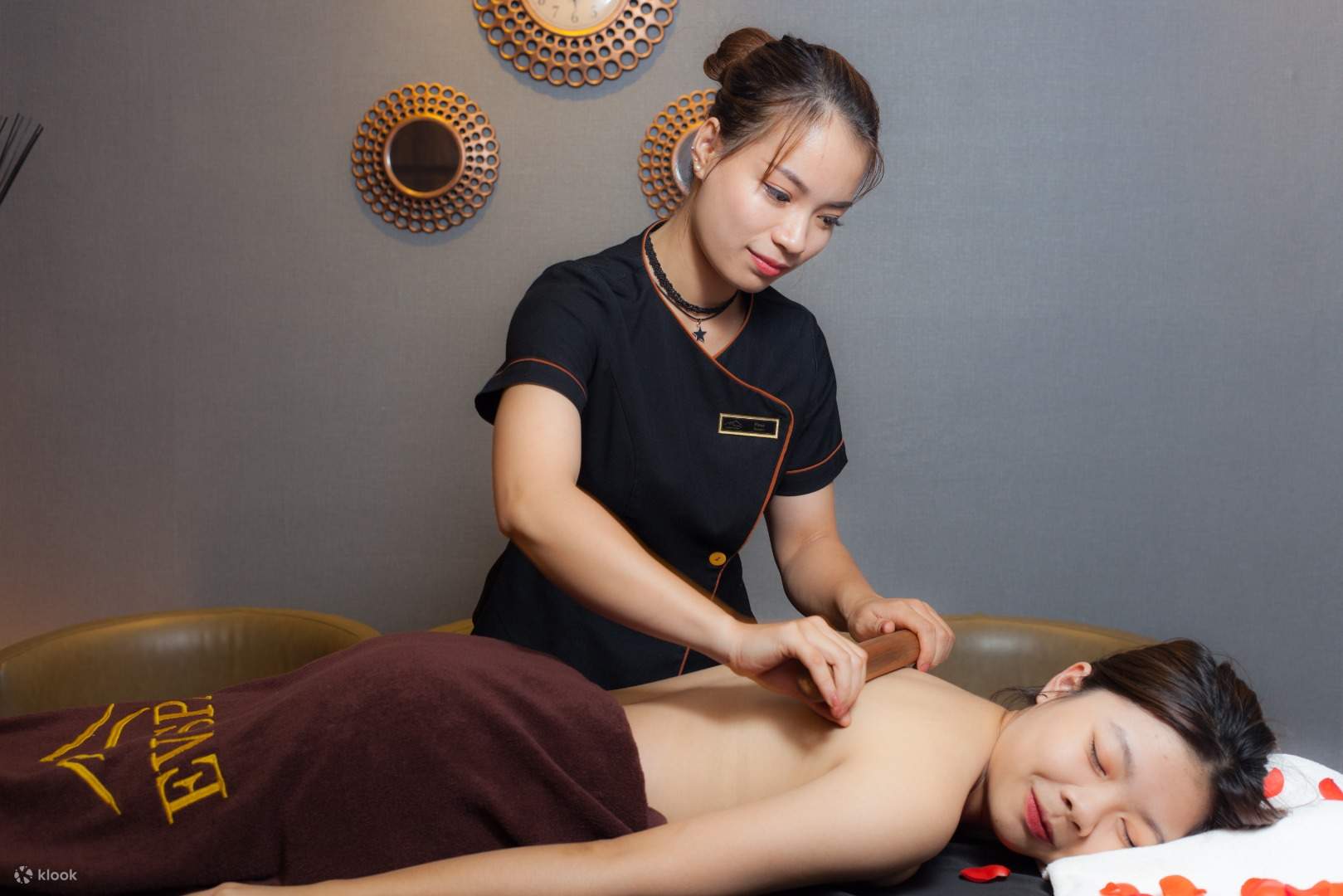 abdulrahman jimoh recommends Vietnamese Massage Near Me