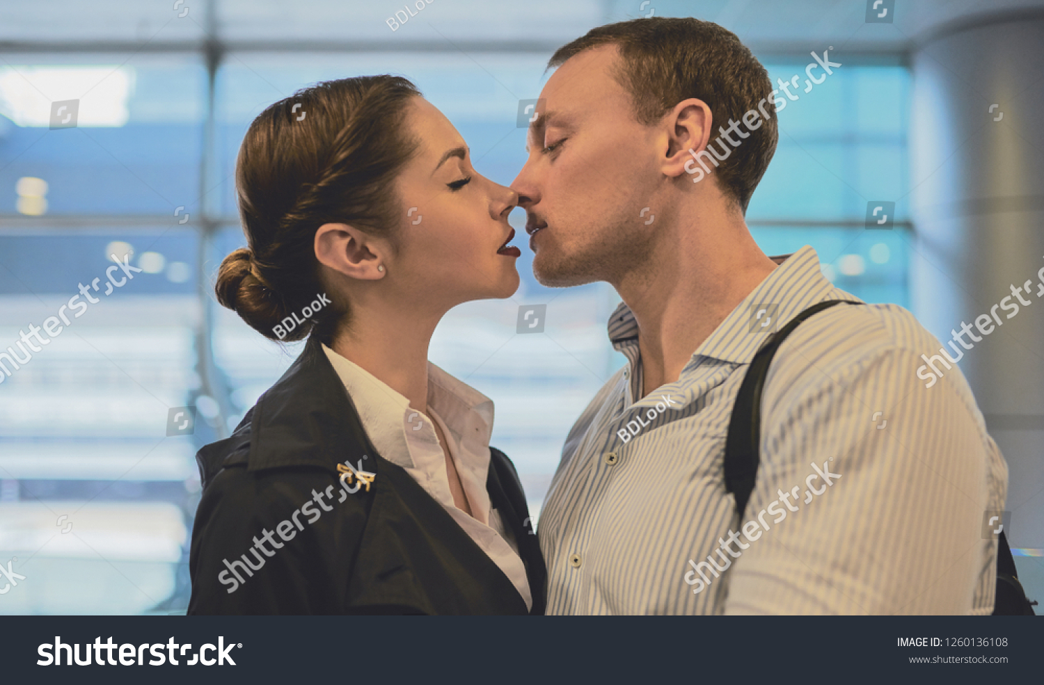 Air Hostess Kissing Game jay igfap