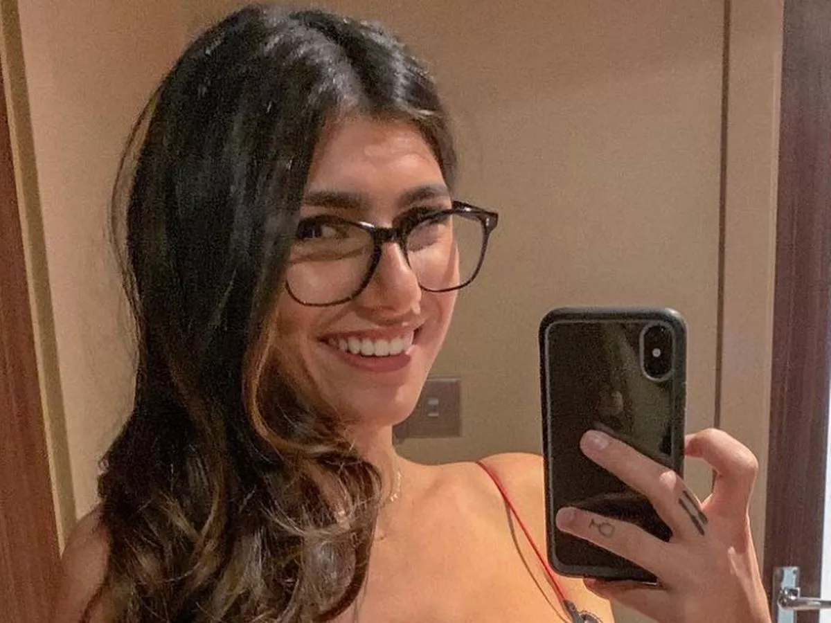 cody koesters recommends mia khalifa facial pic