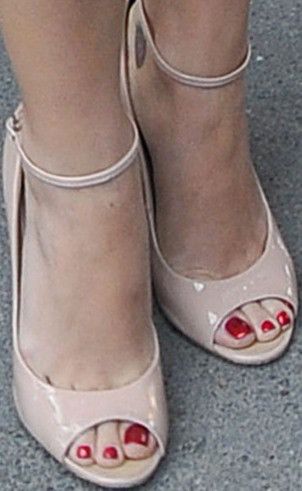 katy perry feet pictures