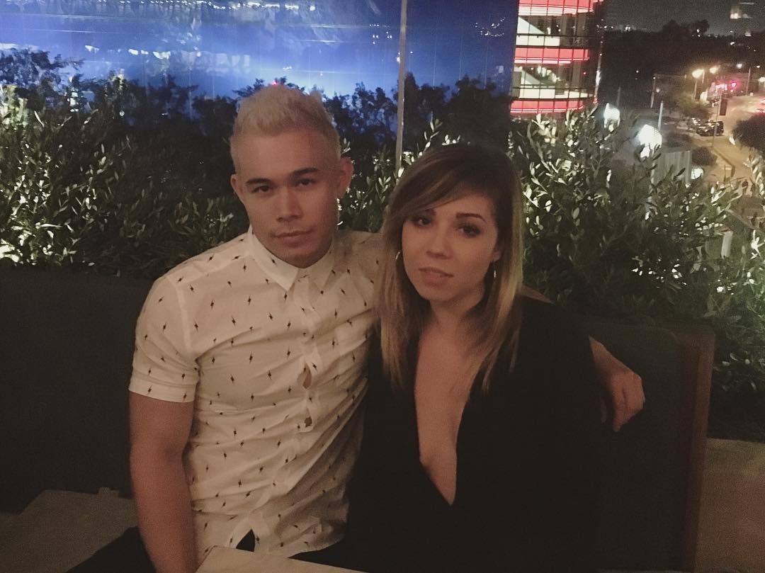 chell white recommends jennette mccurdy side boob pic