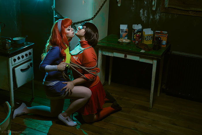 Daphne And Velma Kiss sex spiele