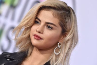 catherine macneil recommends Selena Gomez Shaved Head