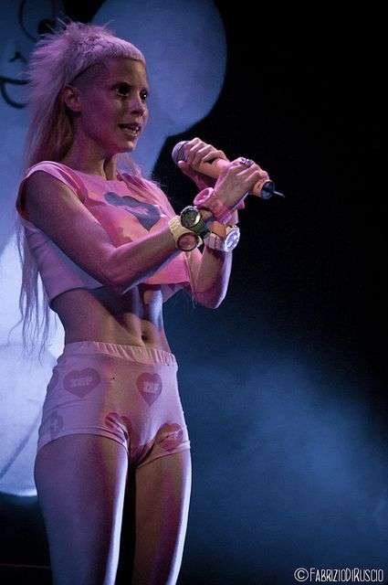 beth combs share yolandi visser sex tape photos