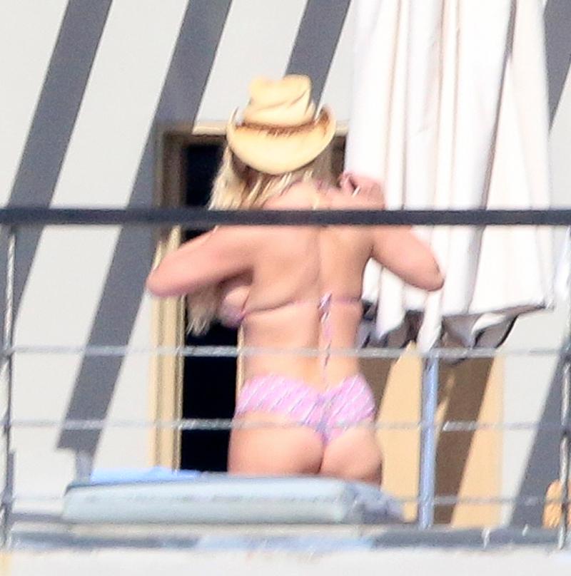 amir wahdan recommends Jessica Simpsons Ass