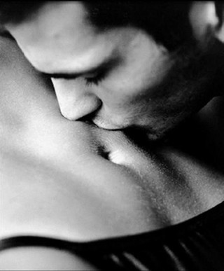 alicia merriweather add erotic kiss pic photo