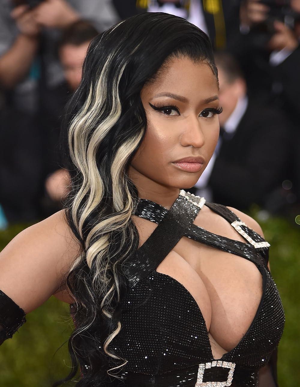 azlan iskandar recommends Nicki Minaj Shows Off Her Boobs