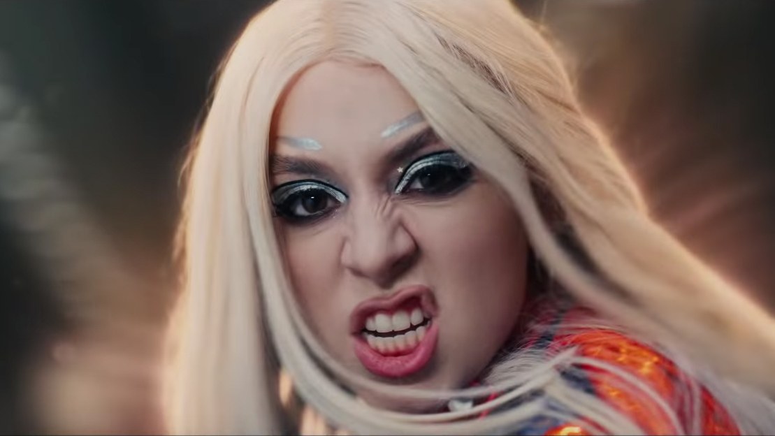 aly tantawy recommends ava max natural hair color pic