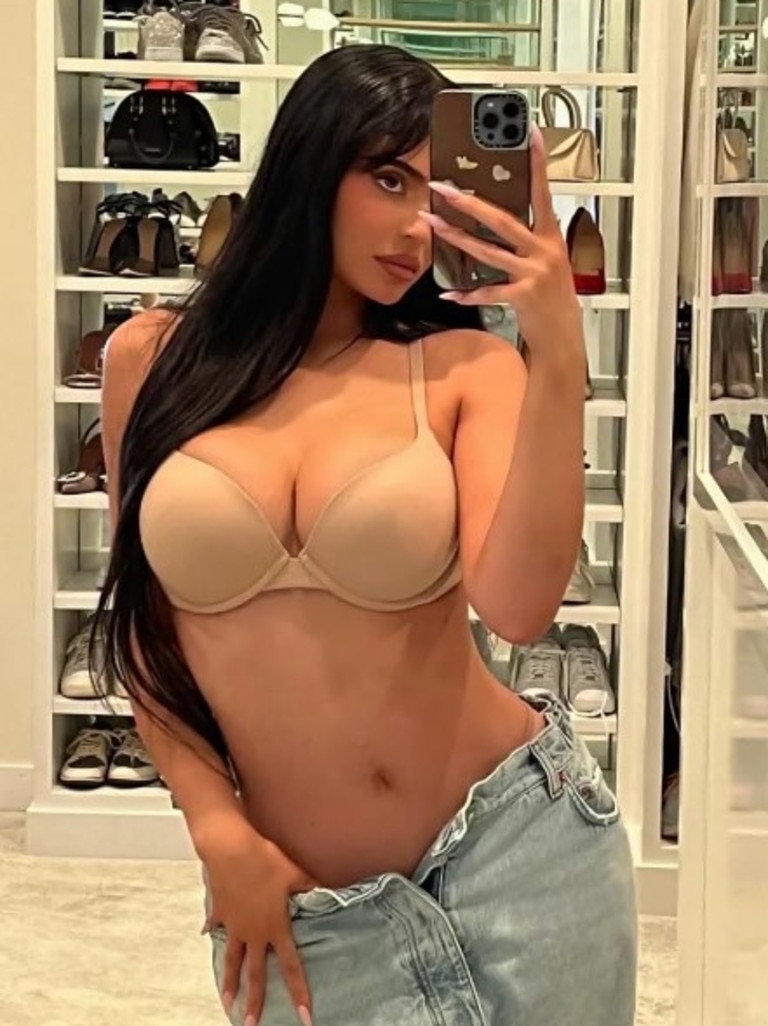beatrice bubb recommends kylie jenner hot boobs pic