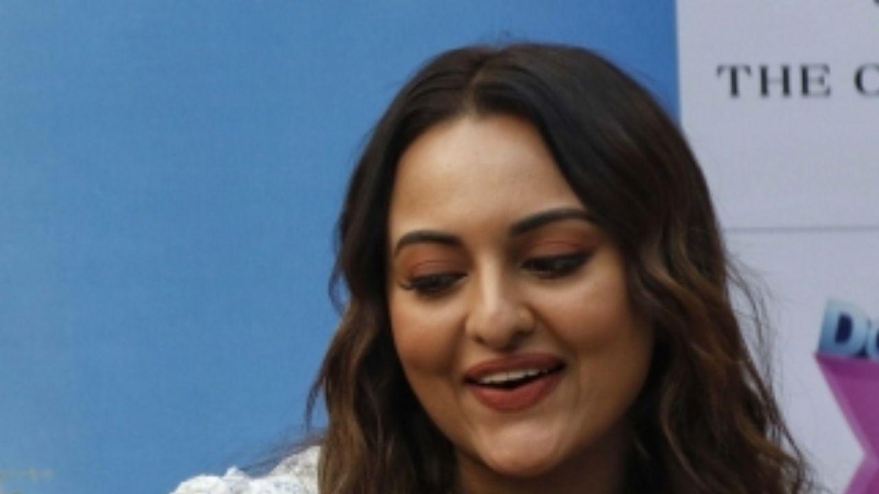 christopher beck add photo sonakshi sinha fat pics