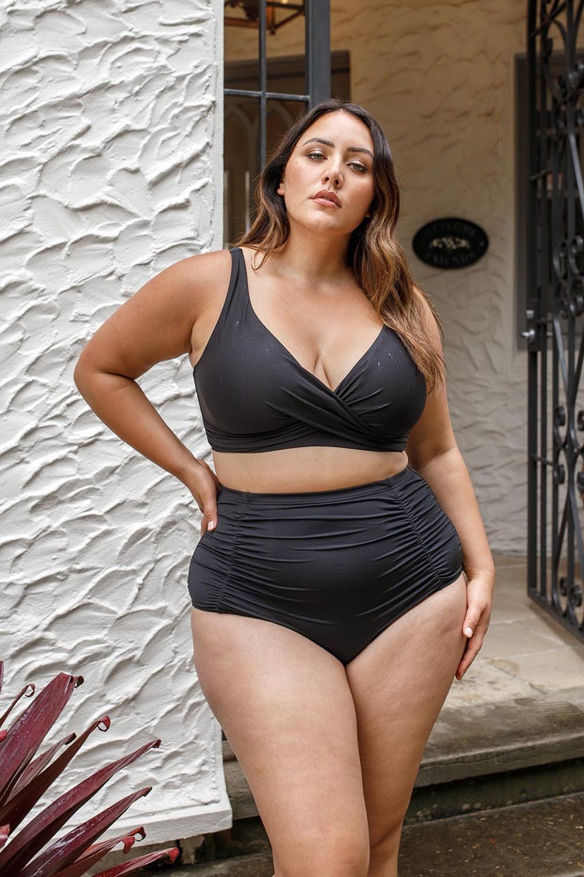 doris hazel recommends curvy girl big boobs pic