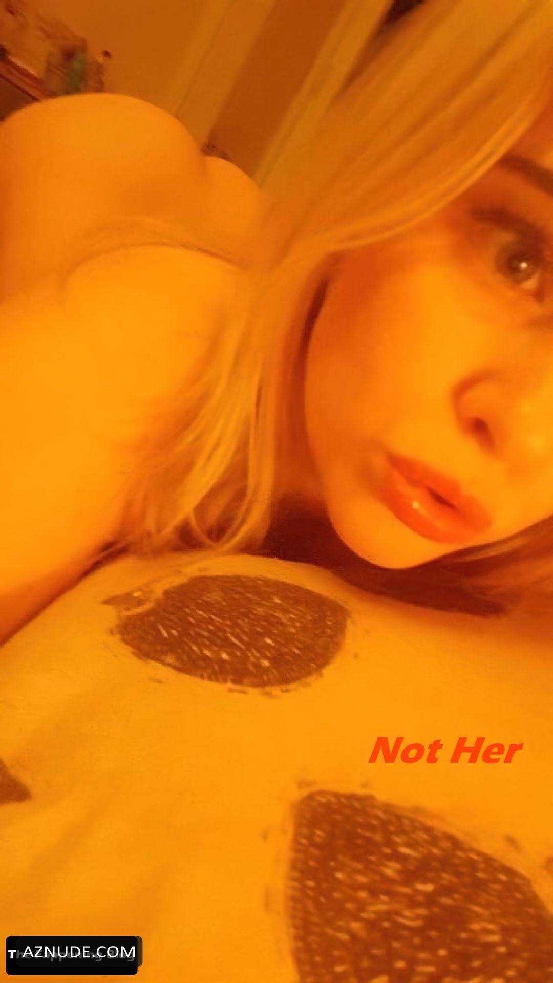 Chloe Grace Moretz Leaked Nudes rosa sidan