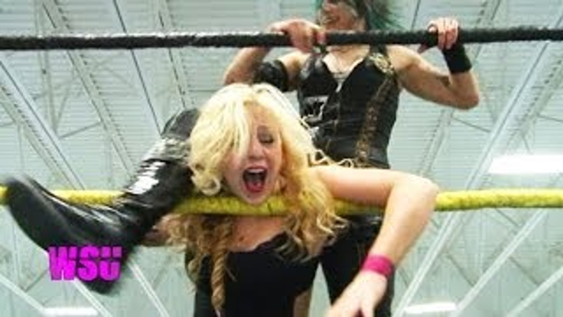 des holt recommends christina von eerie vs pic