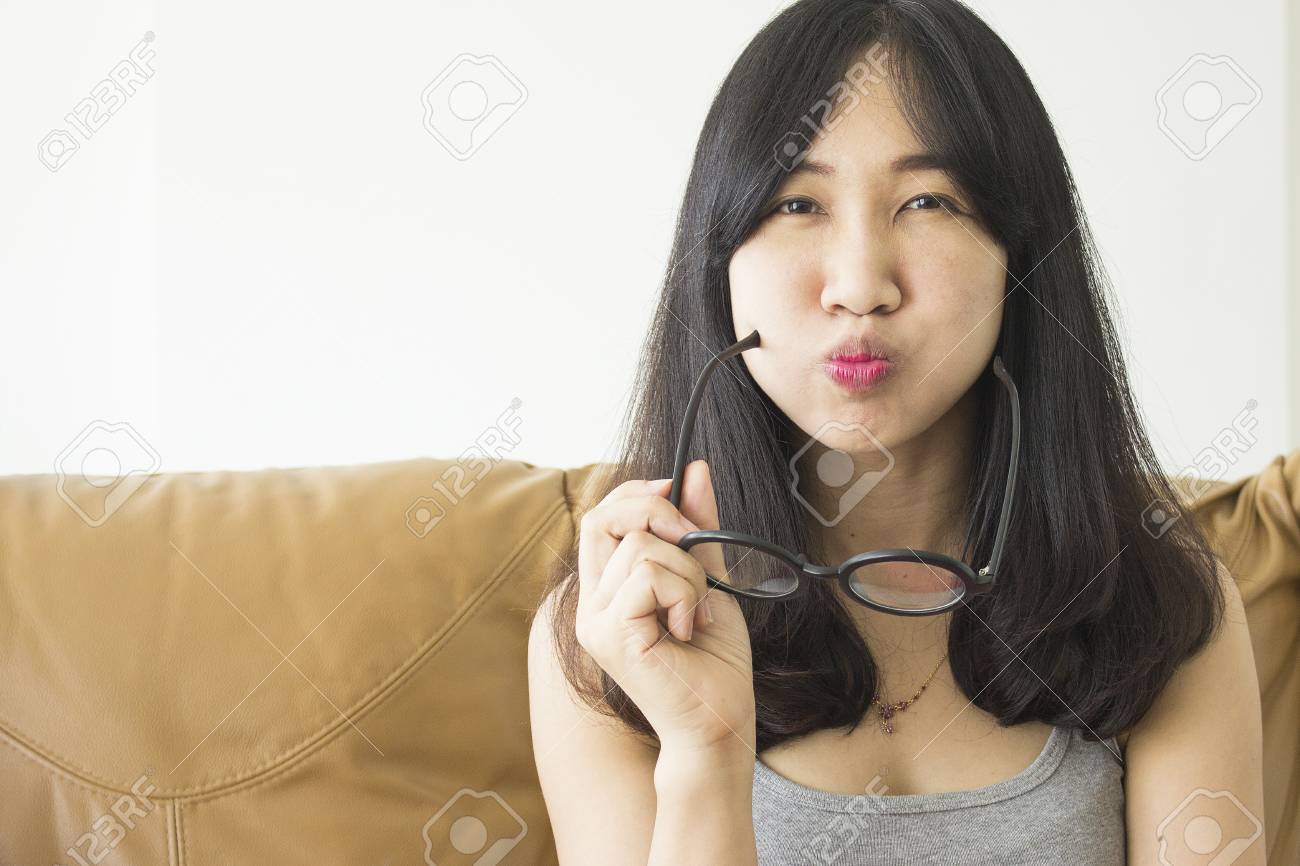 angel bacalla share cute asian girl glasses photos
