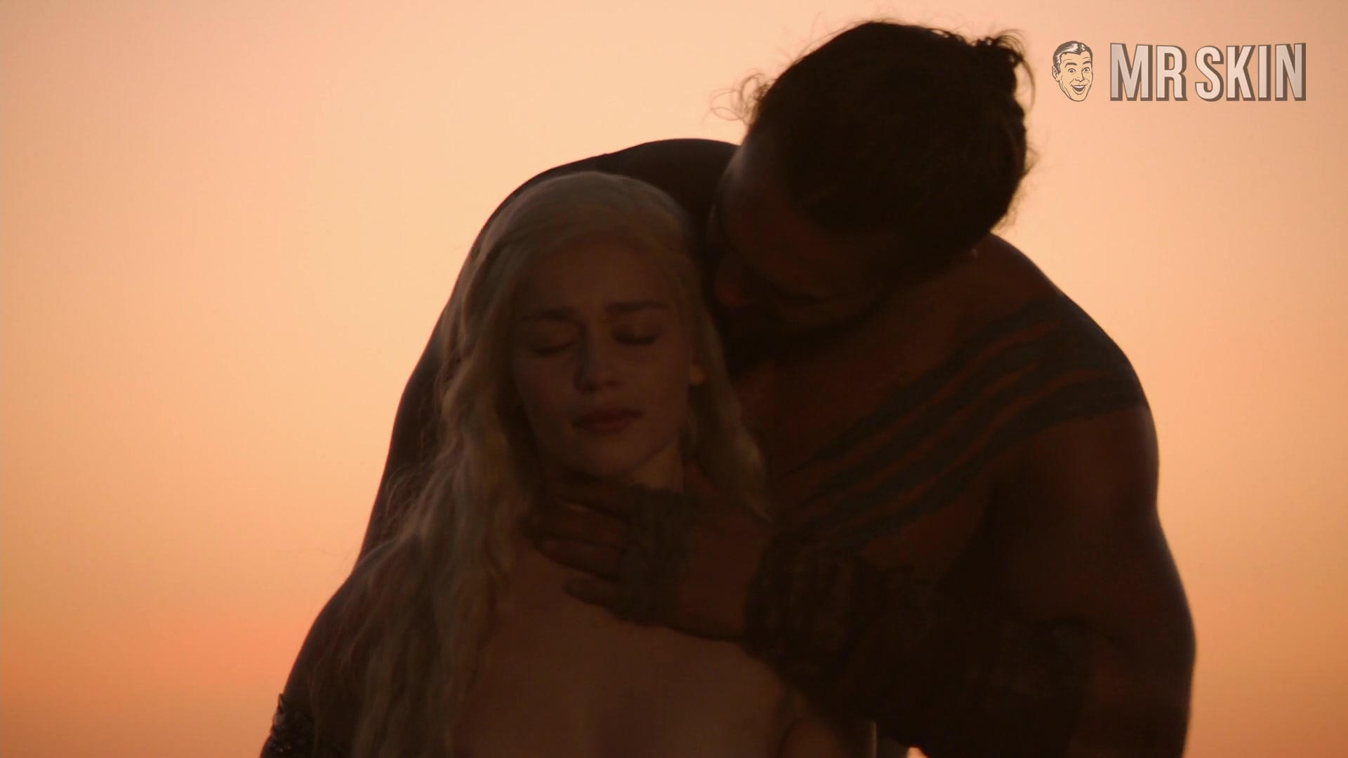 brandon dryden add daenerys and drogo sex scene on the beach porn photo