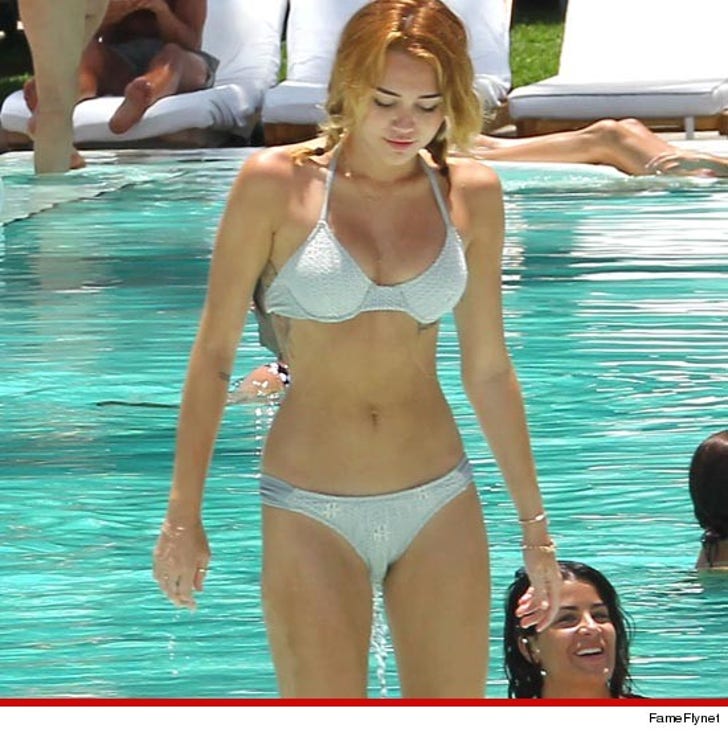 Mylie Cyrus Bikini Pics de marsan