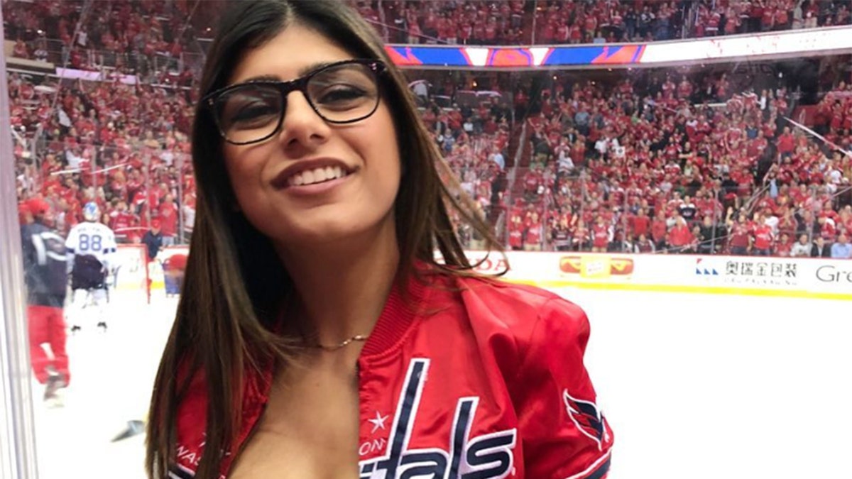 chanel vermaak recommends does mia khalifa have fake boobs pic