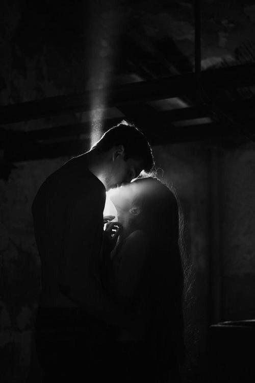 darren ongley share couples kissing in the dark photos