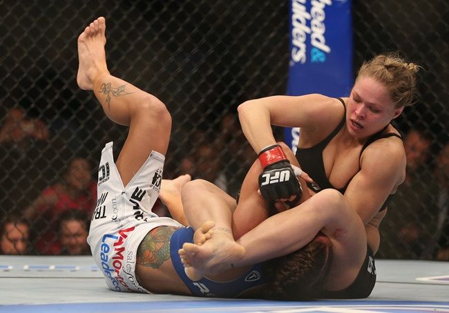 christina marie clark recommends Ronda Rousey Cameltoe