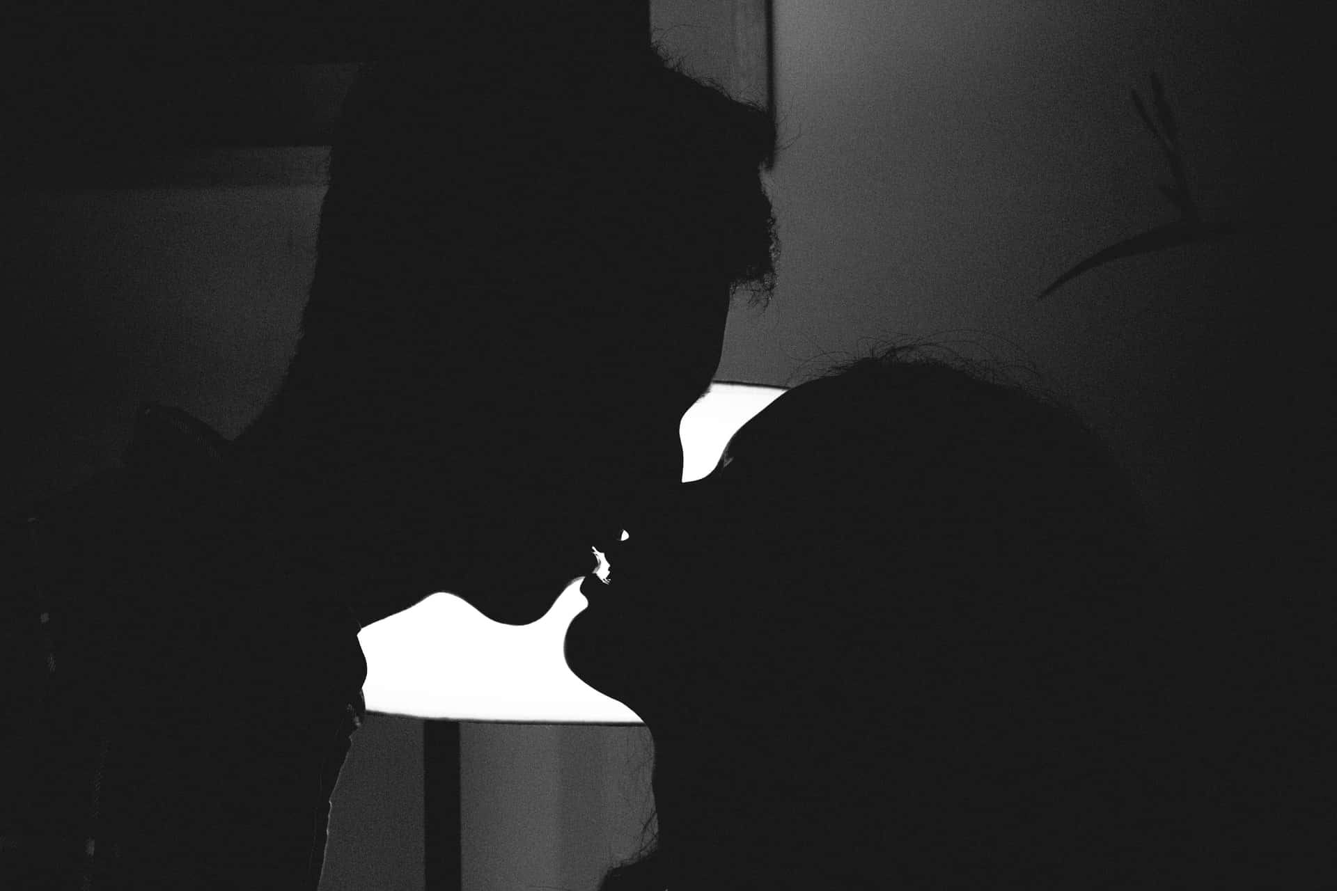 bobbie noble recommends couples kissing in the dark pic