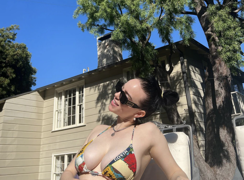 angelica jerezano recommends billie eilish boobs pic