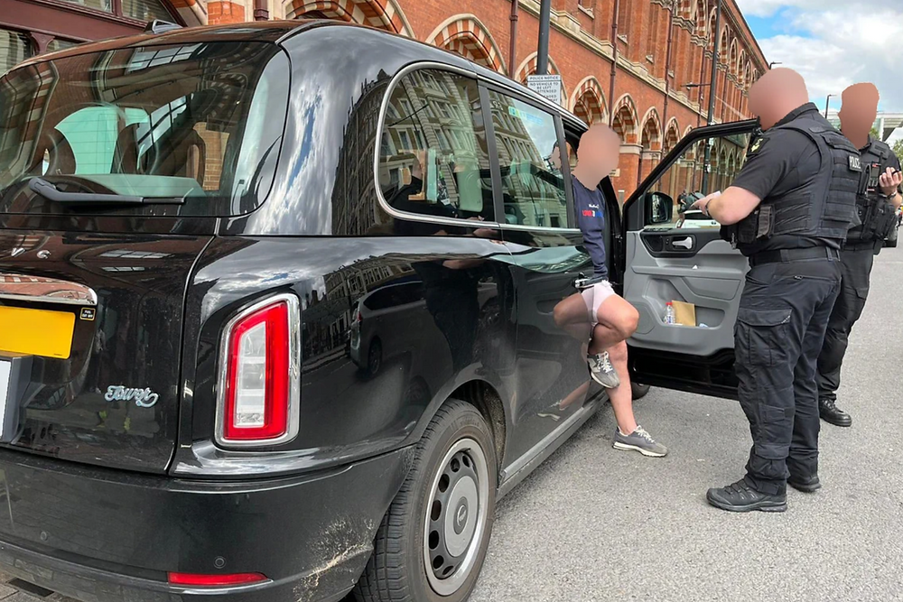 caroline burnham add photo fake taxi london arrested