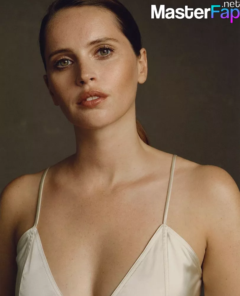 alan knabe recommends felicity jones leaked nudes pic