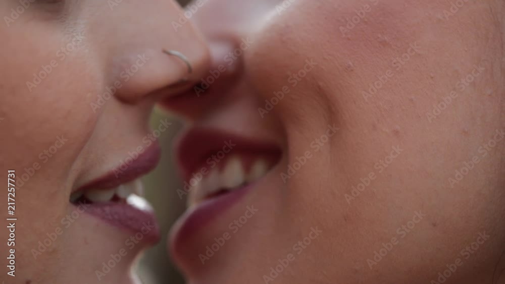 donna portner recommends Girls Deep Tongue Kissing