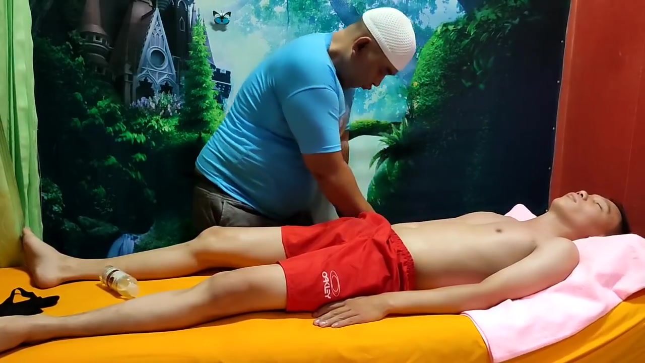 bud beaty recommends Guy Gets Boner During Massage