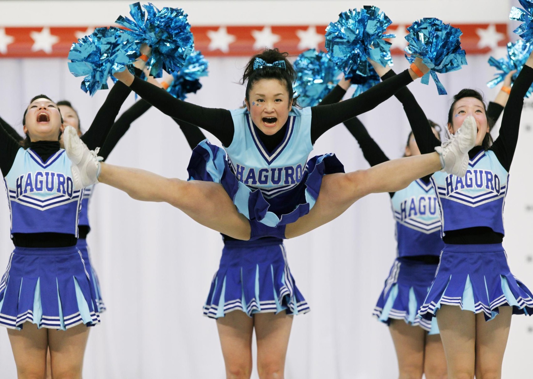 bronwyn orr add high school cheerleader crotch photo