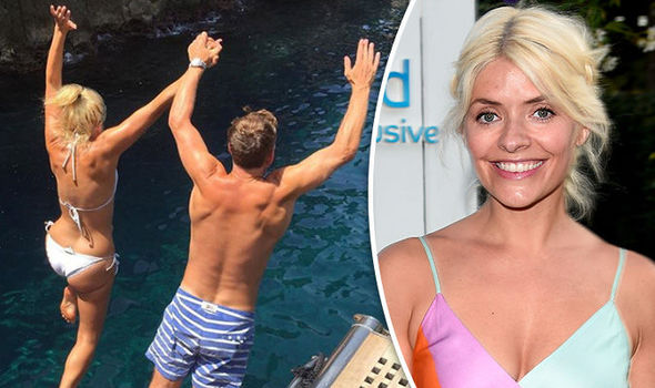 anabelle morales recommends Holly Willoughby Bikini