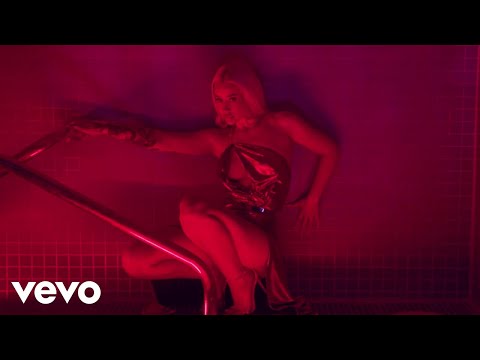 biswajit prasad recommends Iggy Azalea Sexiest Video