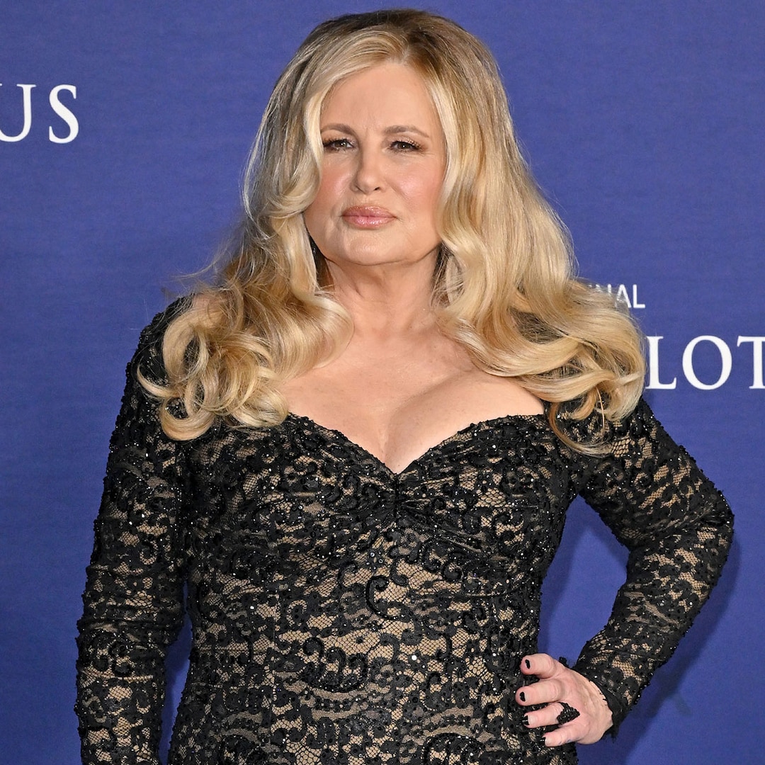 chaz olsen recommends jennifer coolidge nip slip pic