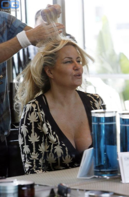 barby delgado add jennifer coolidge nip slip photo