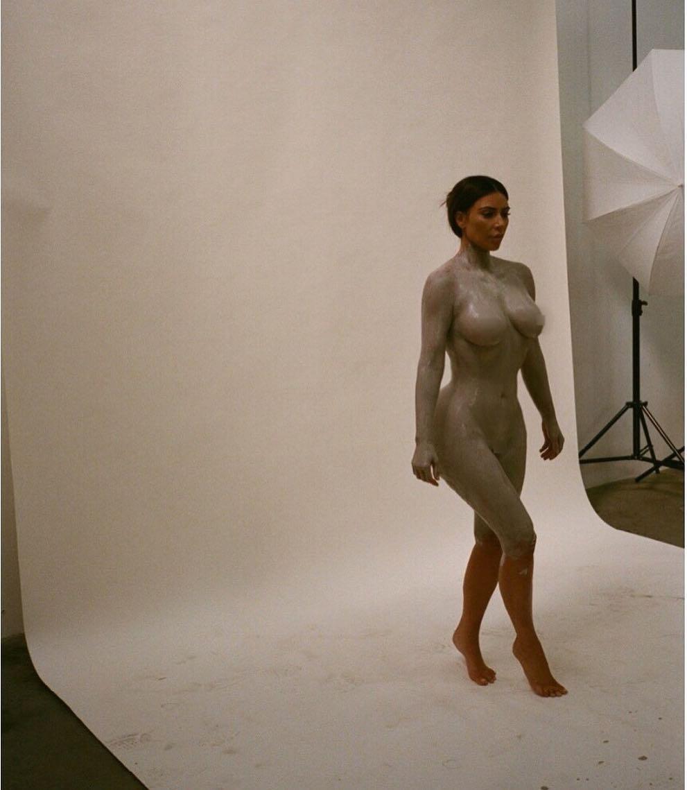 do tan recommends Kim Kardashian Totally Naked