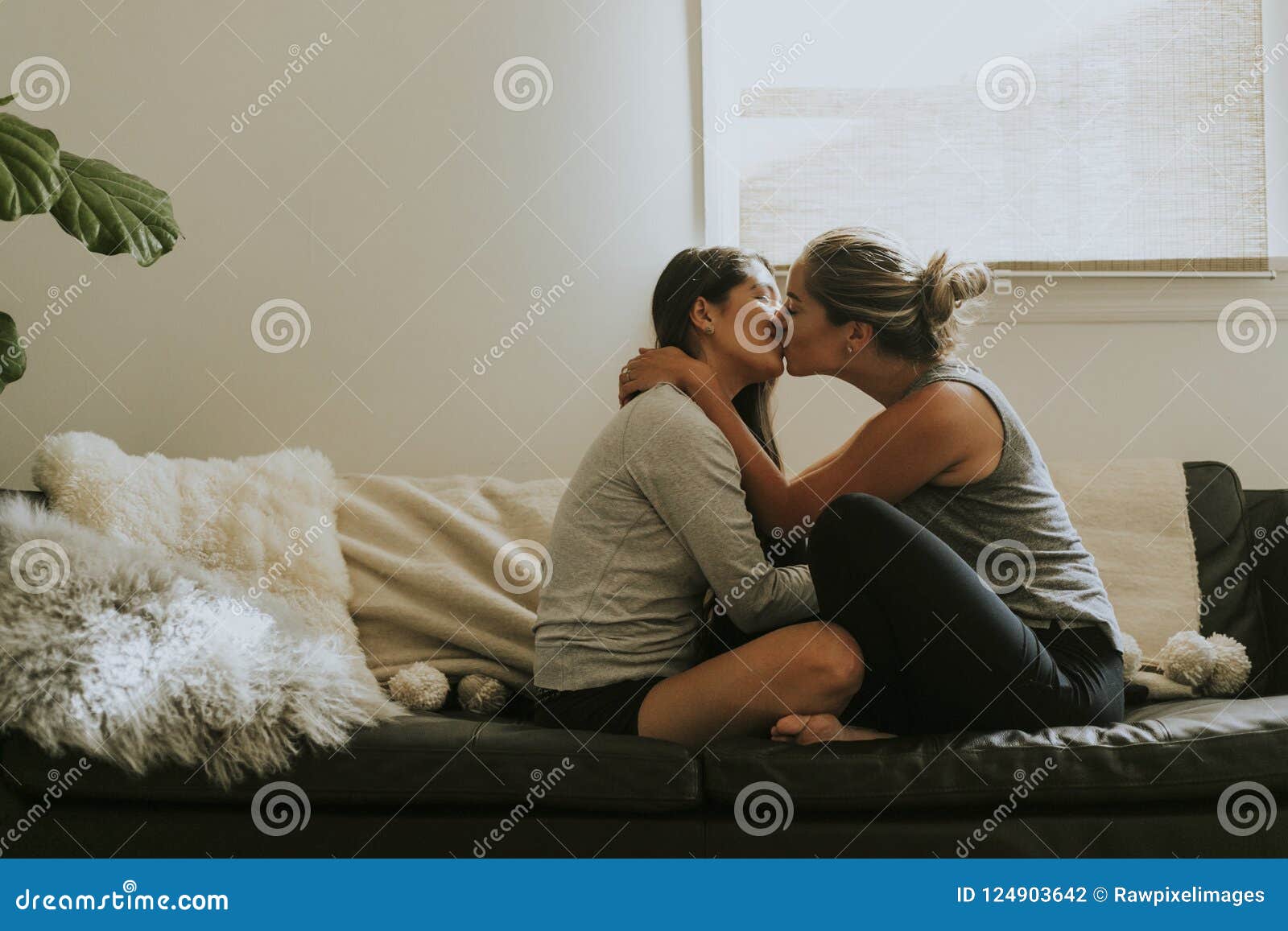 chad seeley recommends Lesbians Kissing On Couch