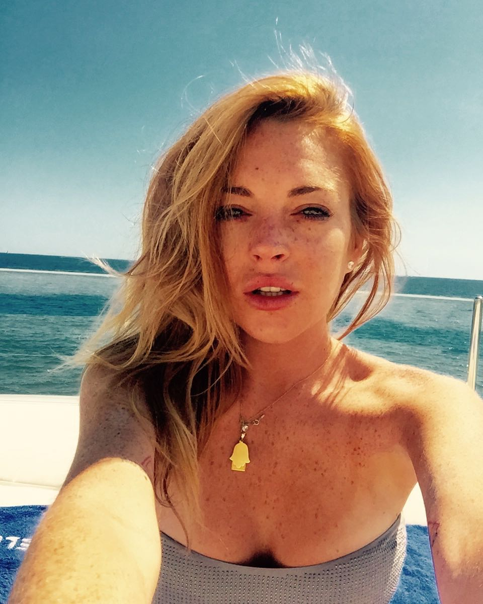 april aiken add photo lindsay lohan topless snapchat