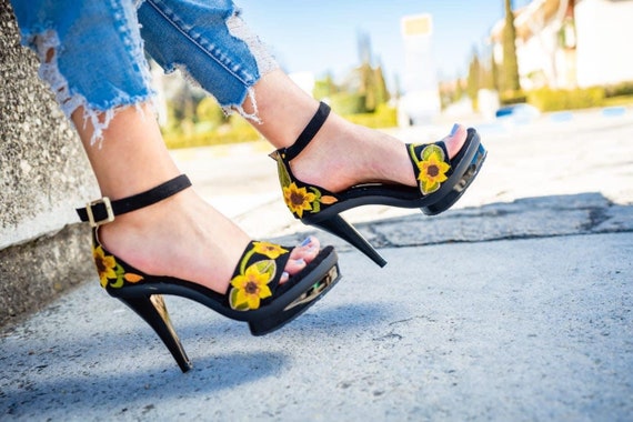 carmen sequeira recommends Mexican High Heel Shoes