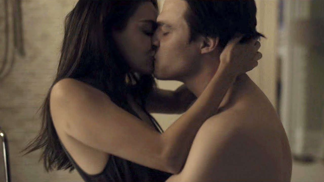 carol thrower add photo mila kunis love scene