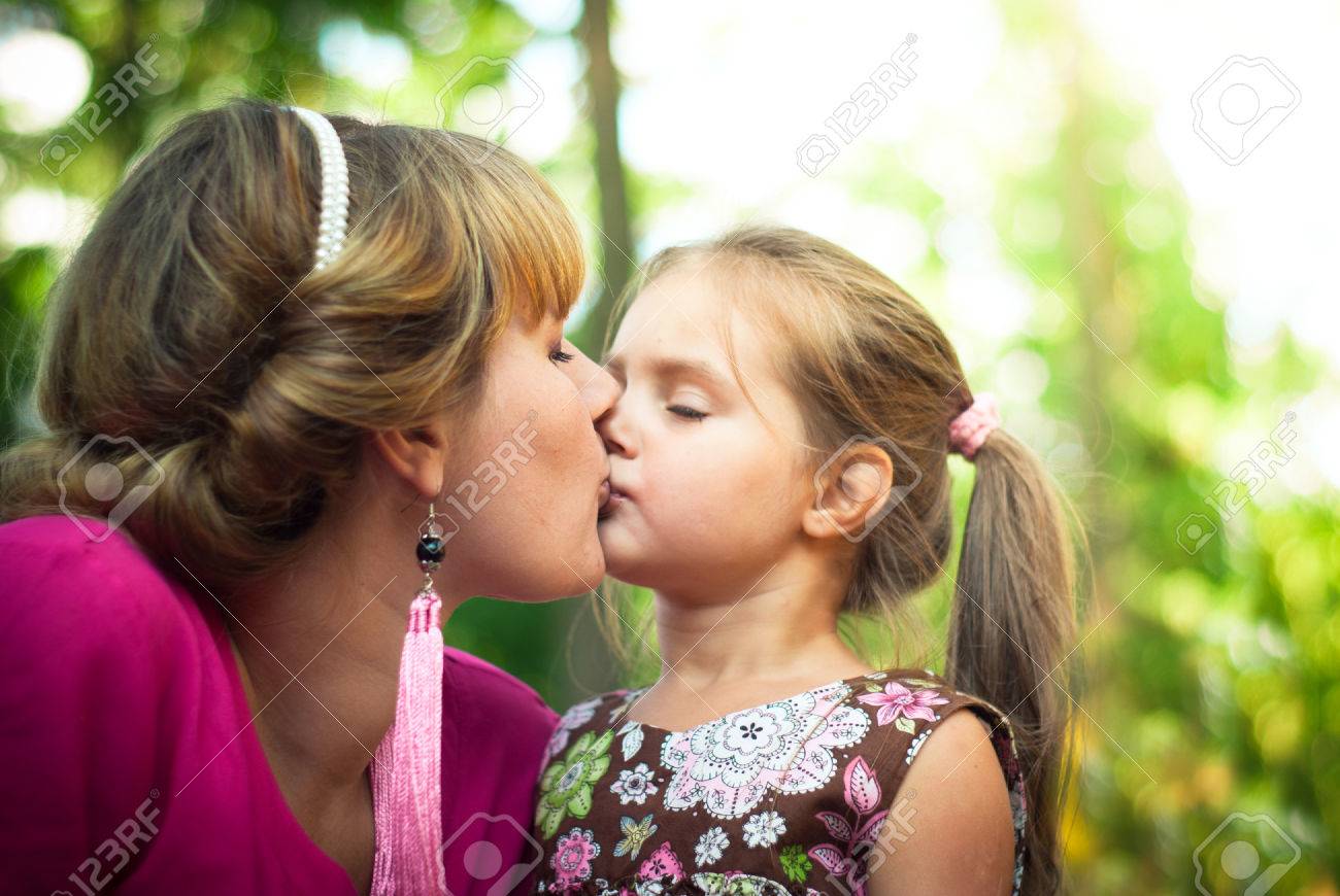 mom tongue kissing daughter