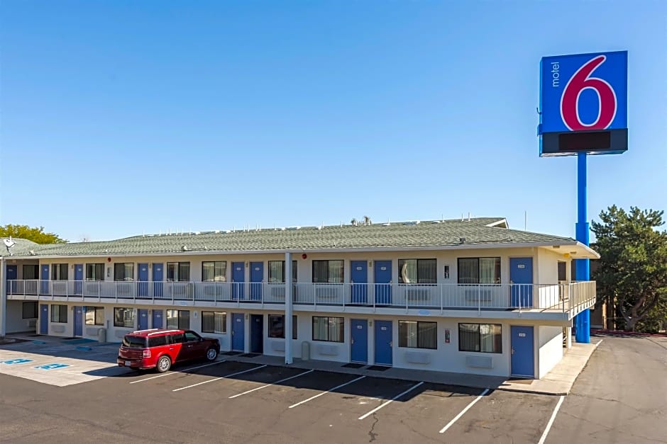 damith gunasekara recommends Motel 6 Reno Nevada